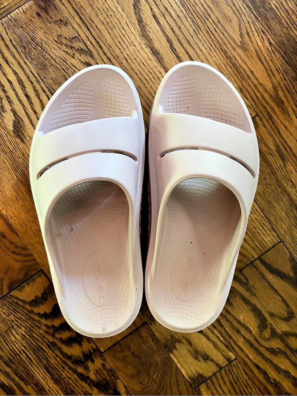 OOFOS OOahh Slide Sandal in Stardust